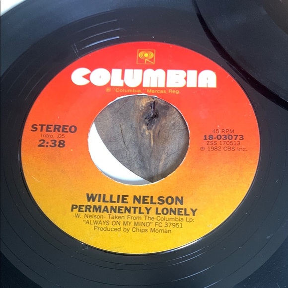 Willie Nelson Vinyl Record Collection - Black and Orange - Picture 4 of 6
